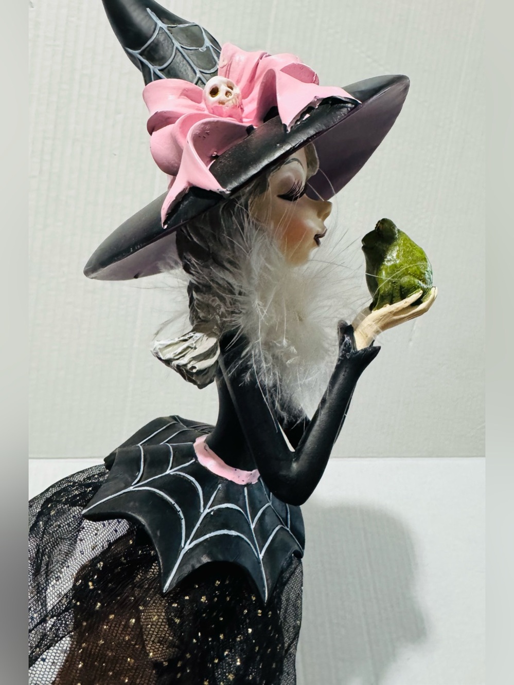 Witch kissing frog BNWT - Picture 9 of 9